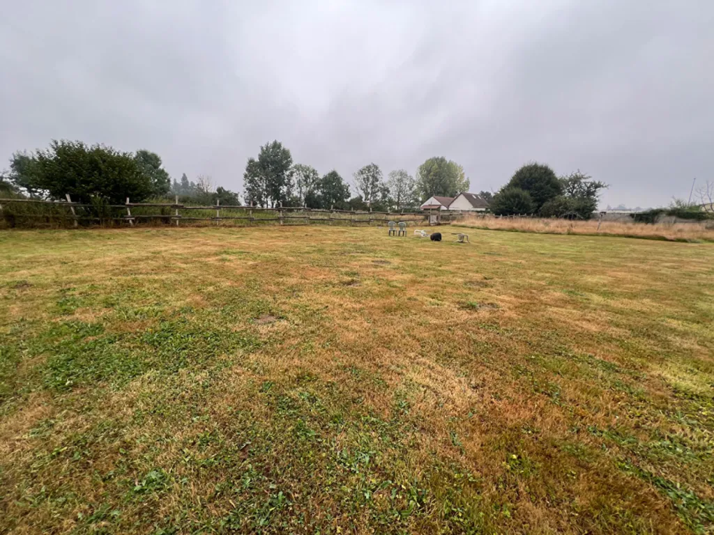 À vendre maison ancienne de 210m² sur un terrain de 5000m² située au Thuit-Signol