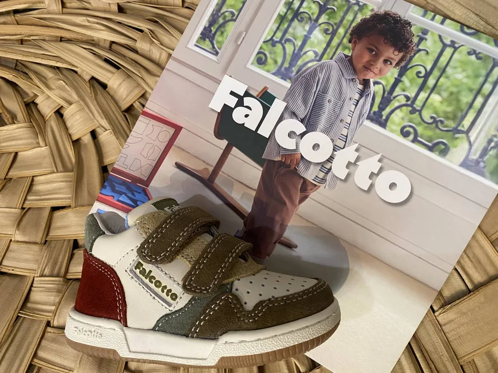 basket cuir pour un bébé qui débute la marche près de Bordeaux