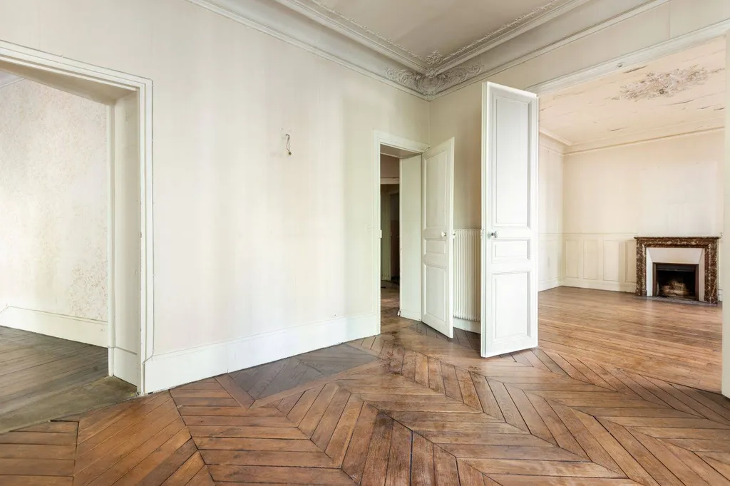 A Vendre 4 pièces Haussmannien  Avenue Daumesnil Paris 75012