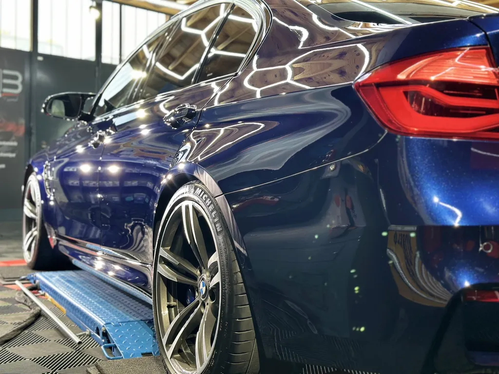 Detailing auto lyon traitement céramique carrosserie BMW M3