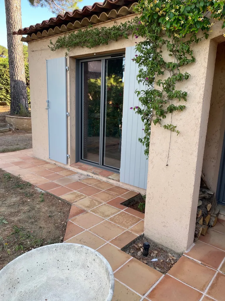 Remplacement de fenêtres en alu ral 9007 à BOURGOIN