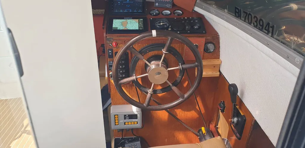 Petit bateau de pêche d'occasion avec cabine à Bandol