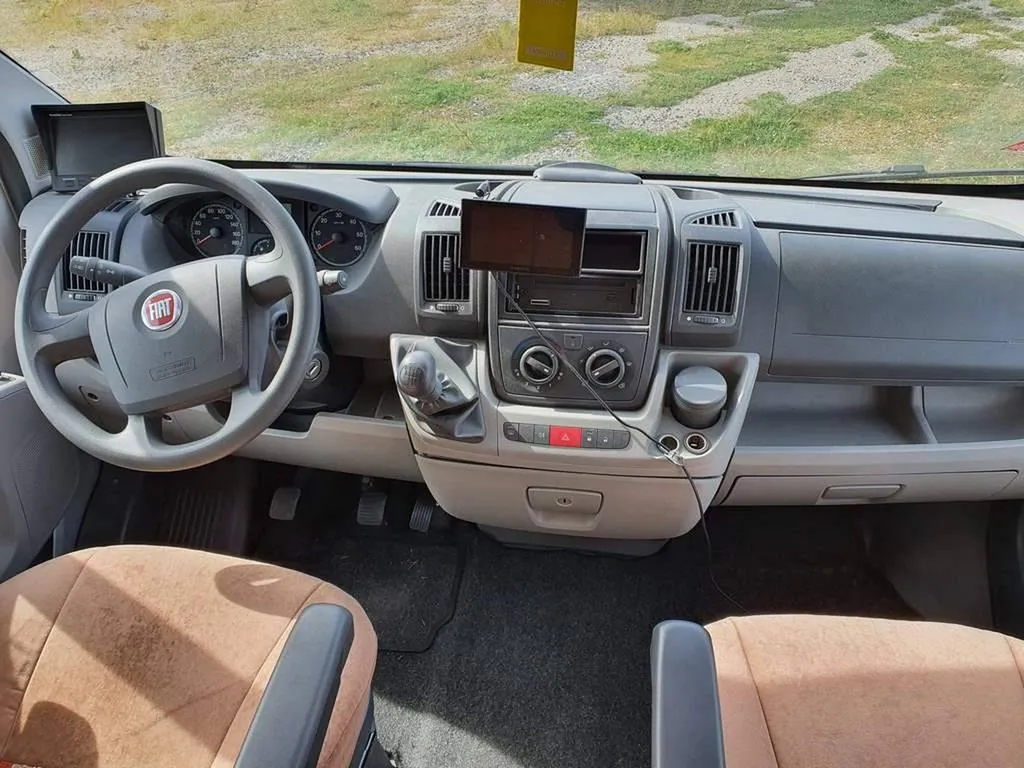 A SAISIR CAMPING CAR CHAUSSON SWEET MAXI dernier véhicule à la vente