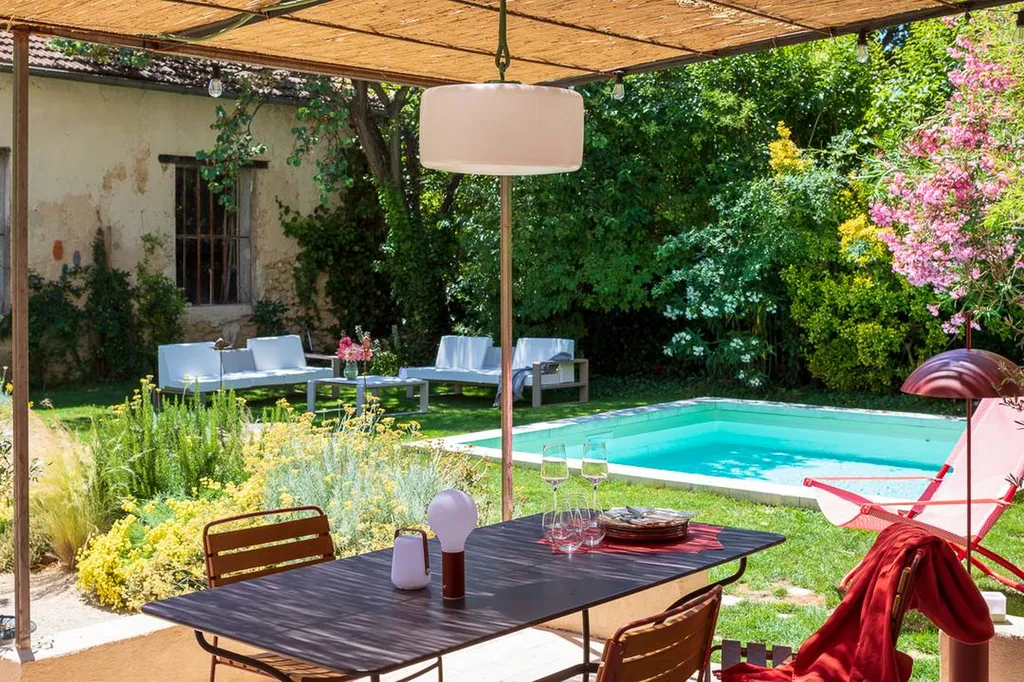 Réalisation d’une piscine sur mesure en béton près d’Aix en Provence