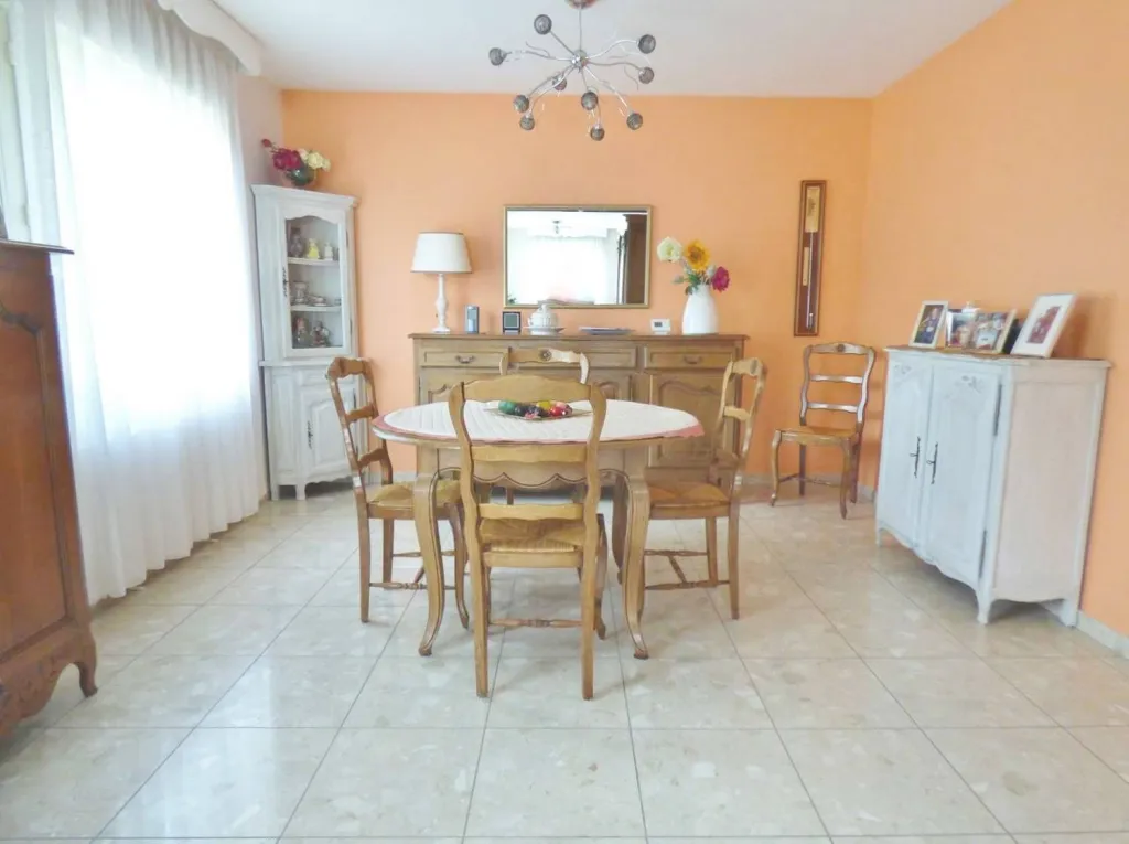Vends maison avec balcon et terrasse sur sous-sol proche elbeuf 76