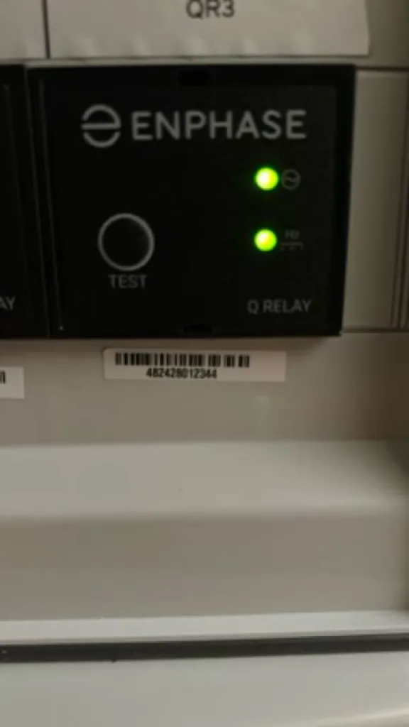 Installation de panneaux solaire avec les micro onduleurs Enphase IQ8P