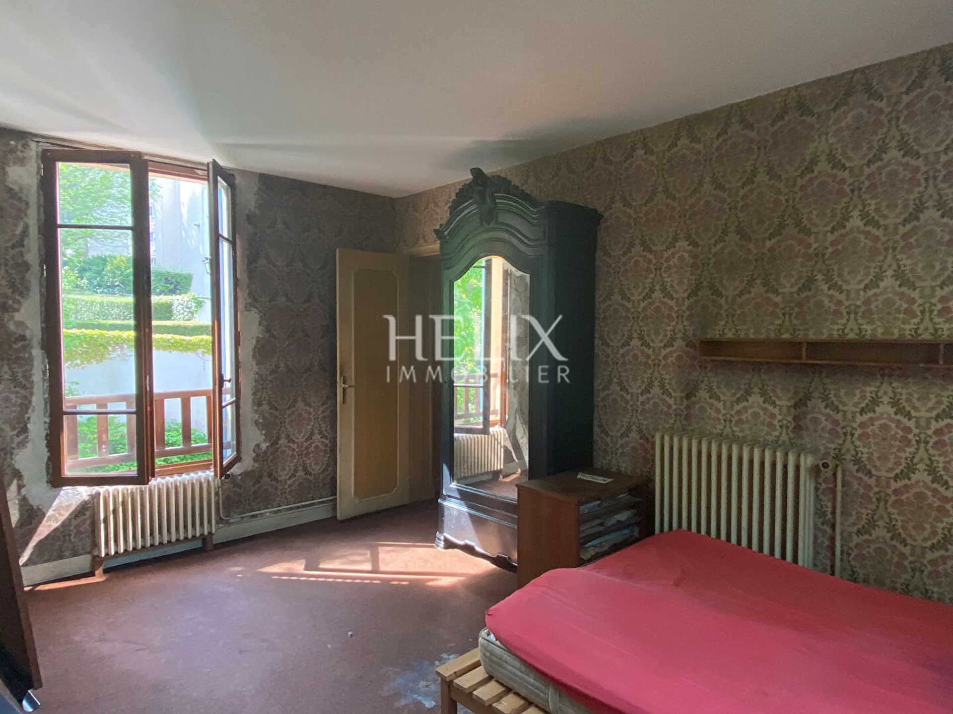 Maison 6 pièces de 135 m2 et  grande dépendance sur une parcelle de 700 M2