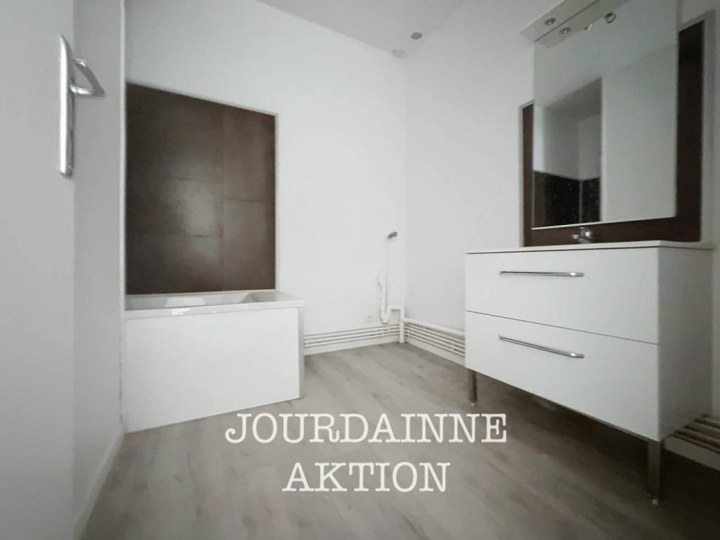 À vendre, appartement de 3 chambres à Rouen rue de Le Nostre