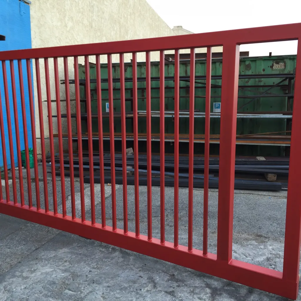 GRANDS PORTAILS INDUSTRIELS FABRIQUES SUR MESURE DANS LES BOUCHES DU RHONE