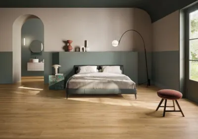 Le carrelage effet bois disponible à Rouen imite parfaitement le parquet naturel tout en étant facile à entretenir.
