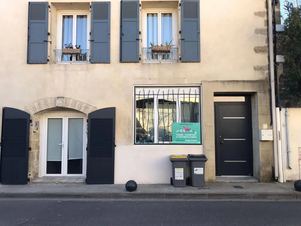Pose de menuiseries et de porte d'entrée dans l'Hérault à Gallargues Le Montueux