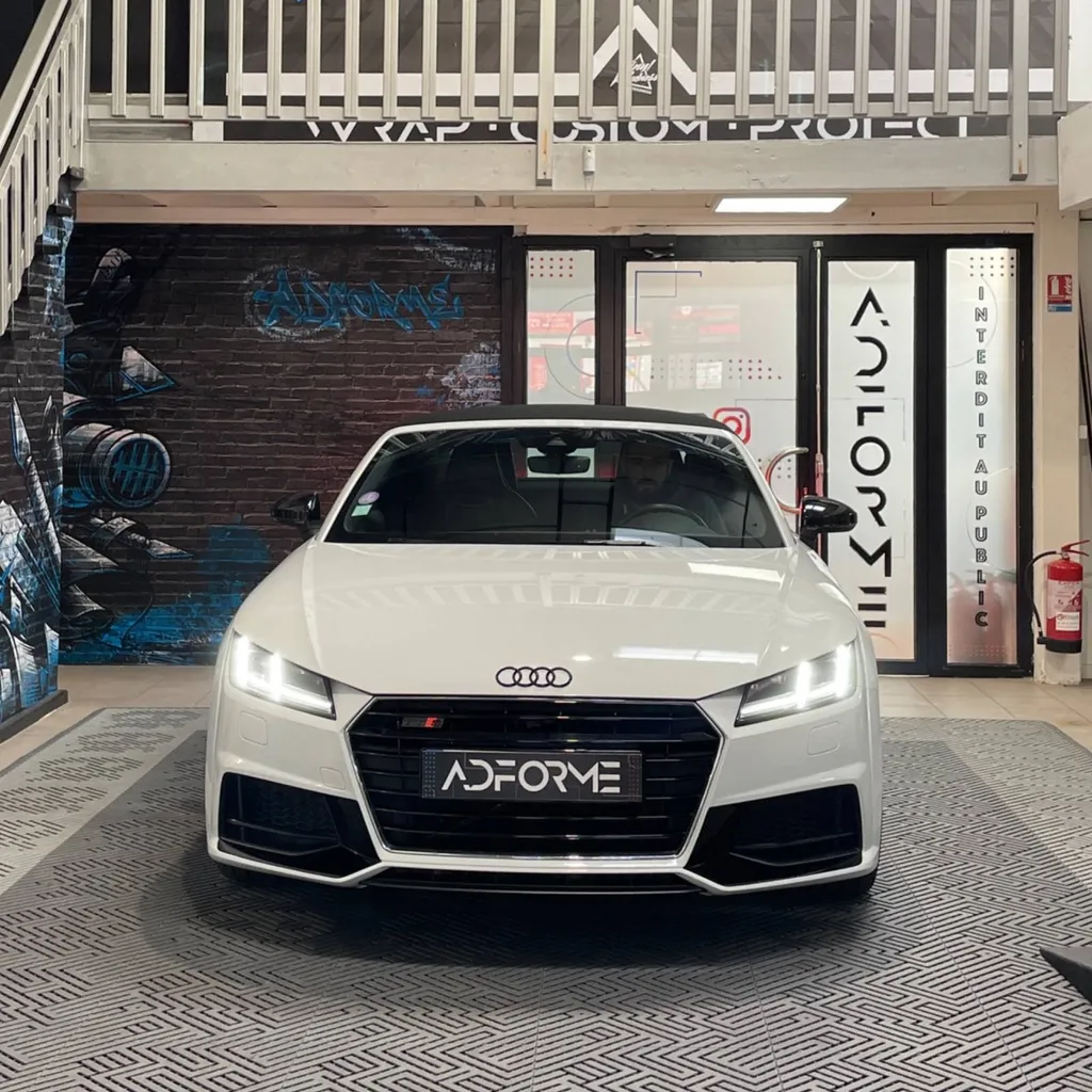 Customisation du pare-chocs avant sur une Audi TTS de Vienne en Isère