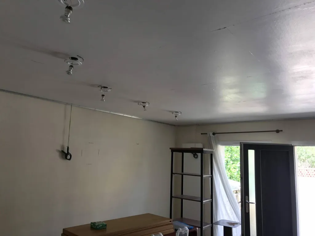 Mise en place chaise à spot avant pose du plafond tendu, Muret