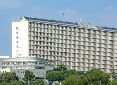 Transport ambulance médicalisé pour rééducation lourde et patients à mobilité réduite à l’hôpital Nord Marseille