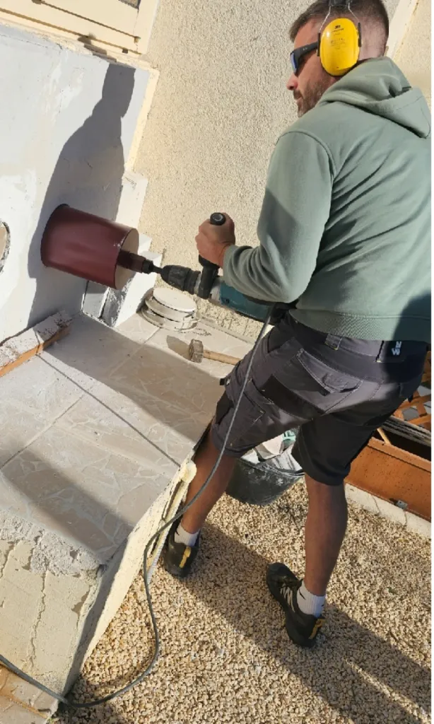 perçage gros diamètre pour installation climatisation monobloc
