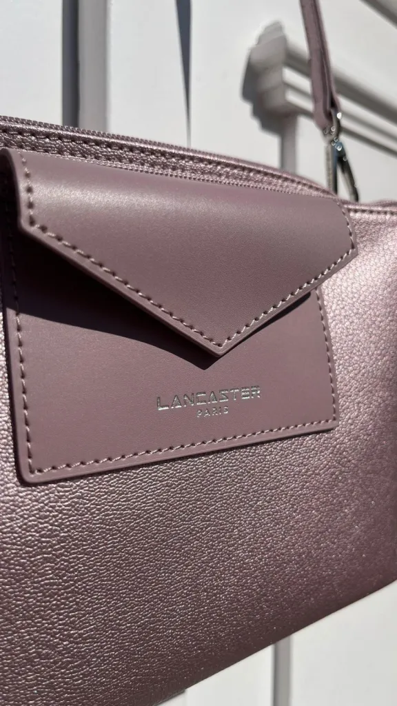 Sac Lancaster Paris rose nacré ligne Maya chez Evasion Eu