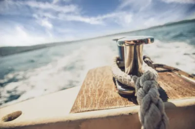 Stage personnalisé de navigation hauturière à Toulon et Hyères pour reprise de la navigation en toute confiance avec BMJ Permis Bateau