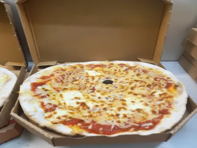 pizza Mozzarella  en livraison ou à emporter sur salon de provence 