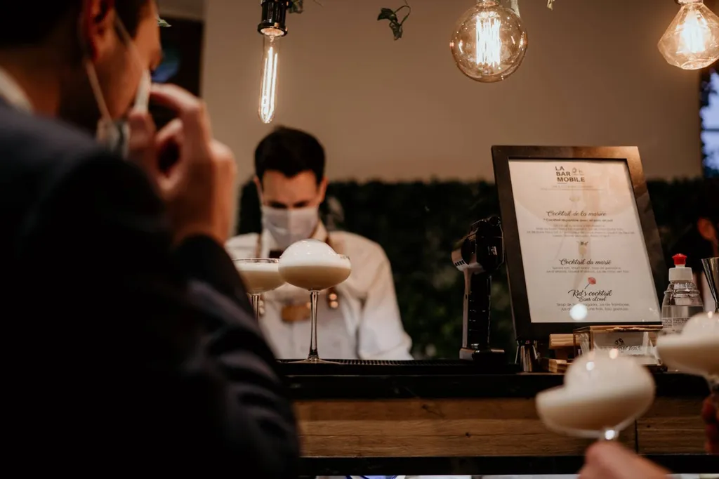Animation originale pour votre mariage à Lyon avec un bar mobile