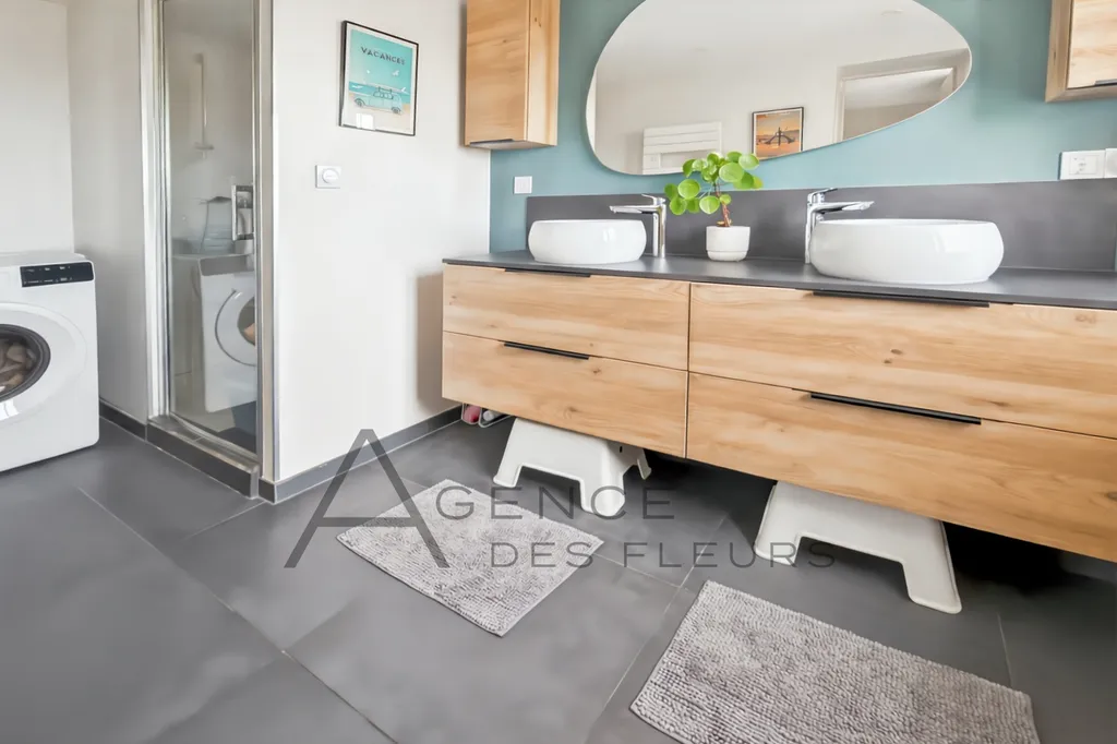 A vendre propriété de charme de 130 m2 hab + dépendances le tout édifié  sur un terrain de 2900 m² sur la commune de Freneuse 76410