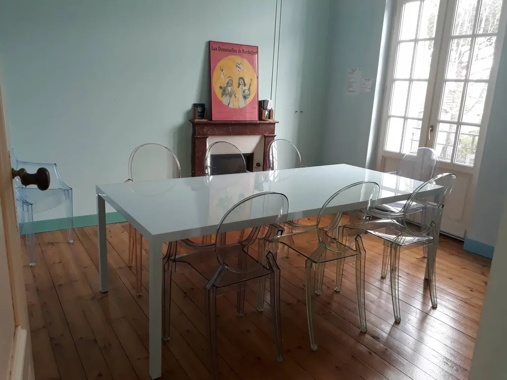 Coworking et bureau en location avec salle de réunions Arcachon