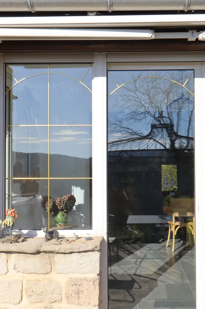 Menuiseries PVC sur mesure à Saint-Paul-le-Jeune : une réalisation lumineuse pensée pour moderniser l’ouverture et valoriser la façade