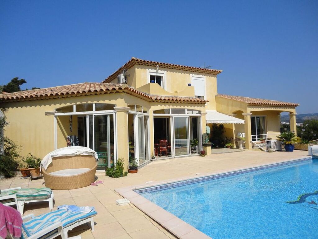 Sur les hauteurs vente 5 La Ciotat avec vue mer et port