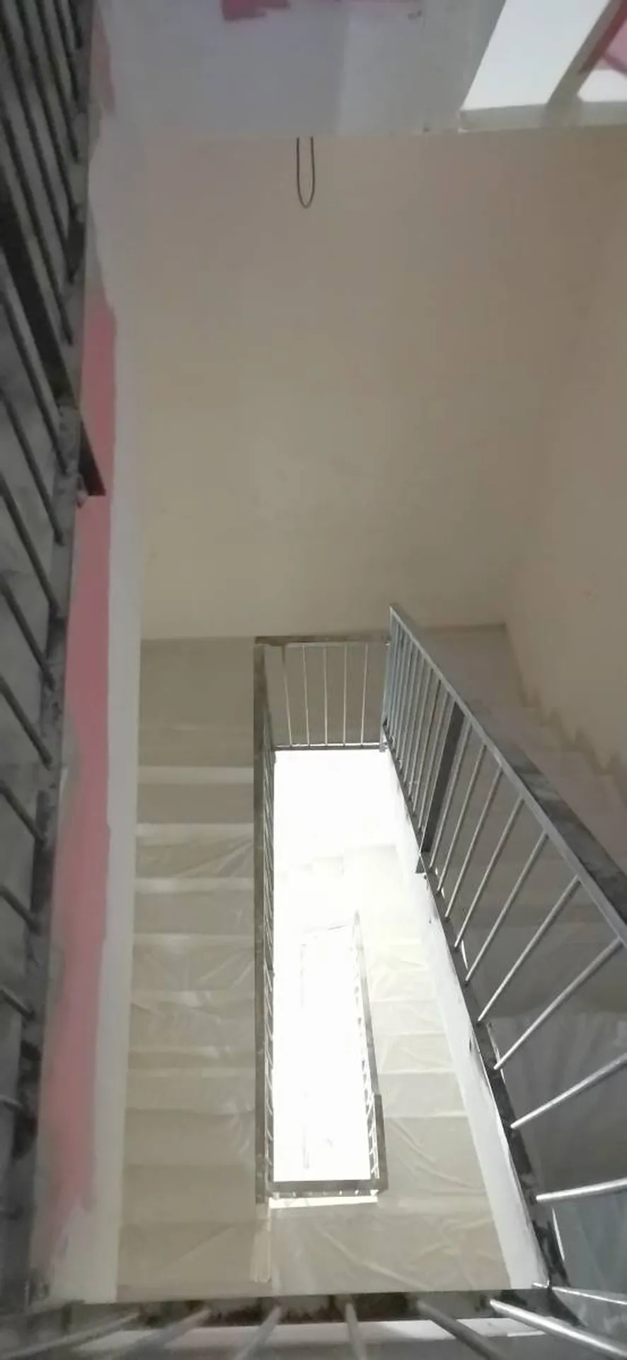 Vente appartement T1 Aubagne  au 1er étage d'un petit immeuble du centre historique