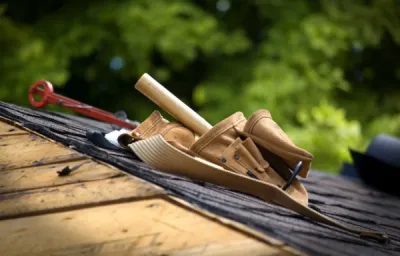 Couvreur pour Réfection de toiture de maison suite à fuite d'eau à Marseille 13004