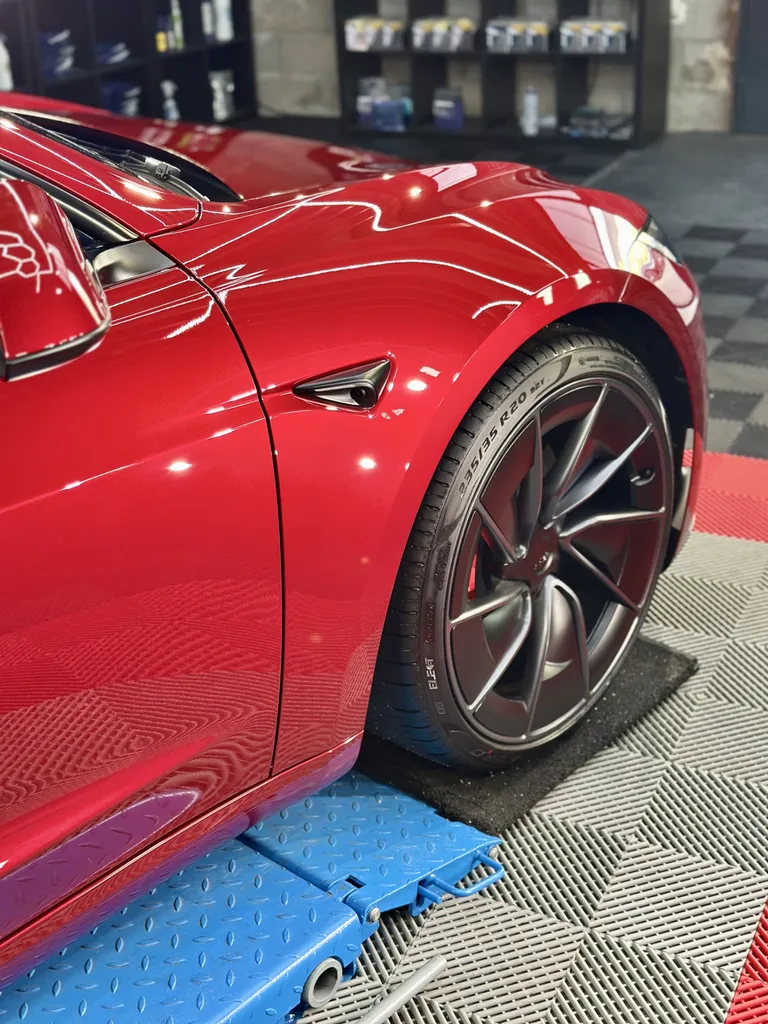 spécialiste du traitement céramique sur Tesla proche Brignais 
