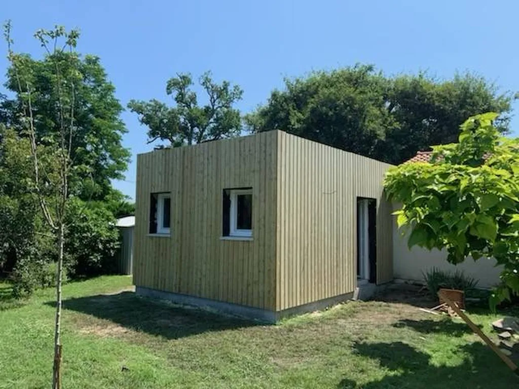 Qu'est ce que le bardage en bois pour une maison avec SARL CCM à Blaye