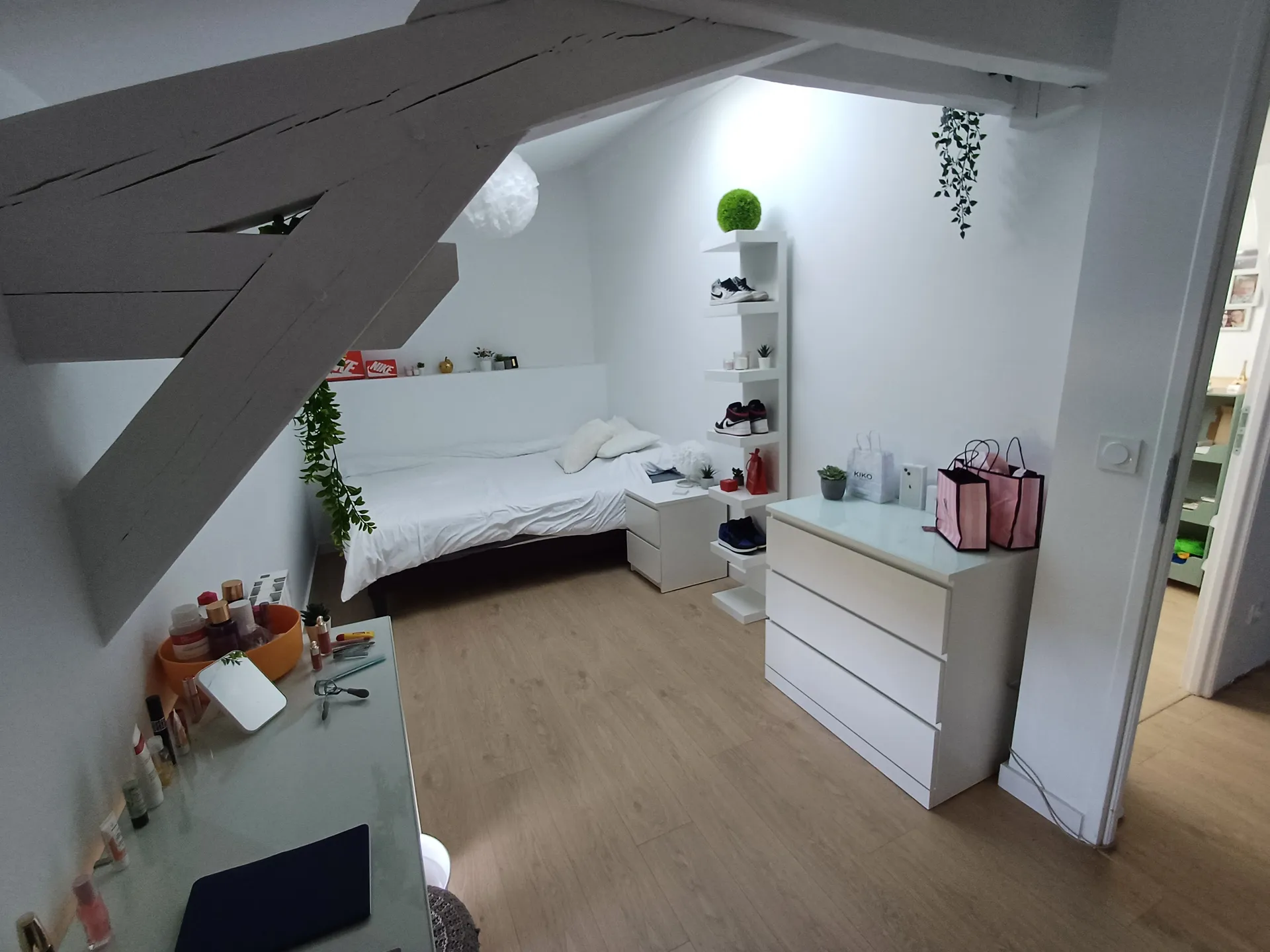 Aménagement de combles dans une maison à Villefranche-sur-Saône (Rhône – 69) pour gagner en surface habitable et améliorer le confort thermique