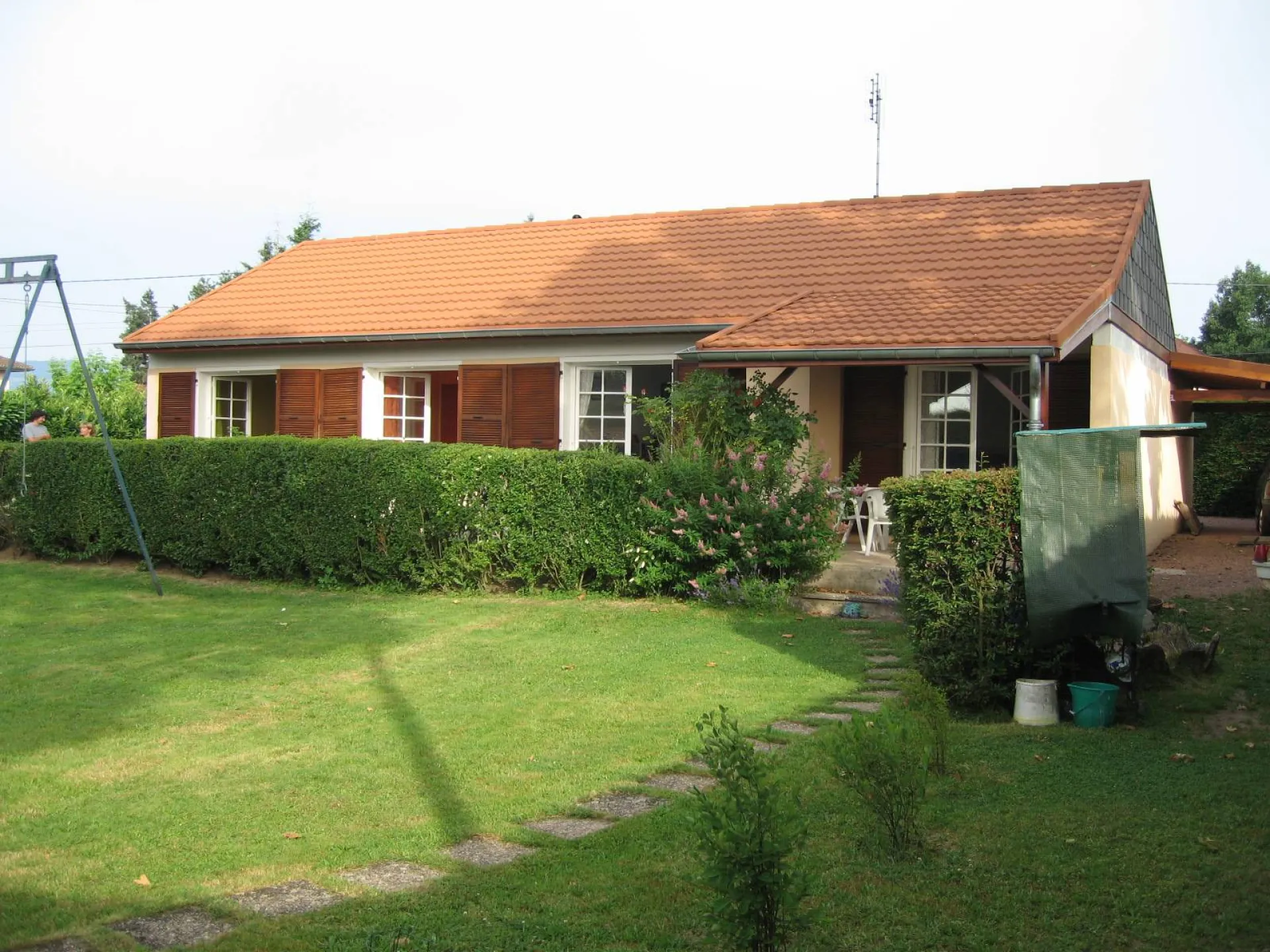 Rénovation d'une toiture légère de maison en tuiles GERARD à Roanne 1