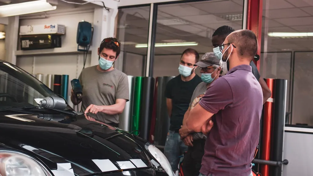 FORMATION ADHESIF CLASSIQUE DANS NOTRE CENTRE