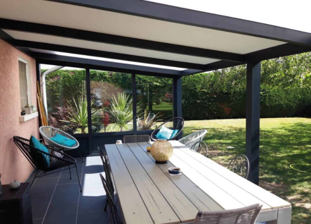 Pergola en aluminium de la marque Héolian