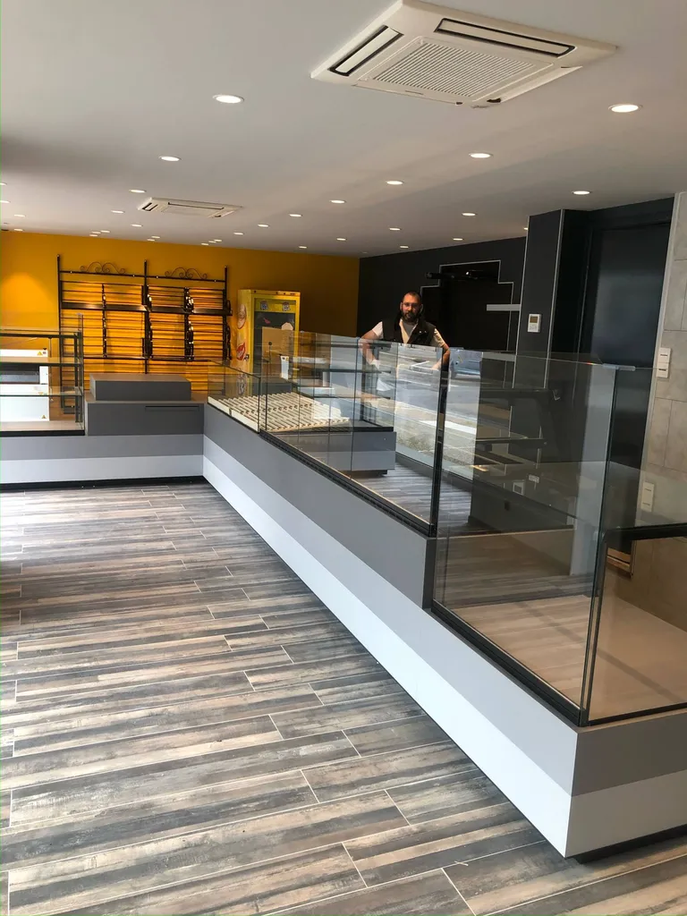 Aménagement de magasin avec décoration sur-mesure pour une boulangerie proche de Lillebonne 76