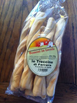 Treccine, gressins natures en forme de tresse