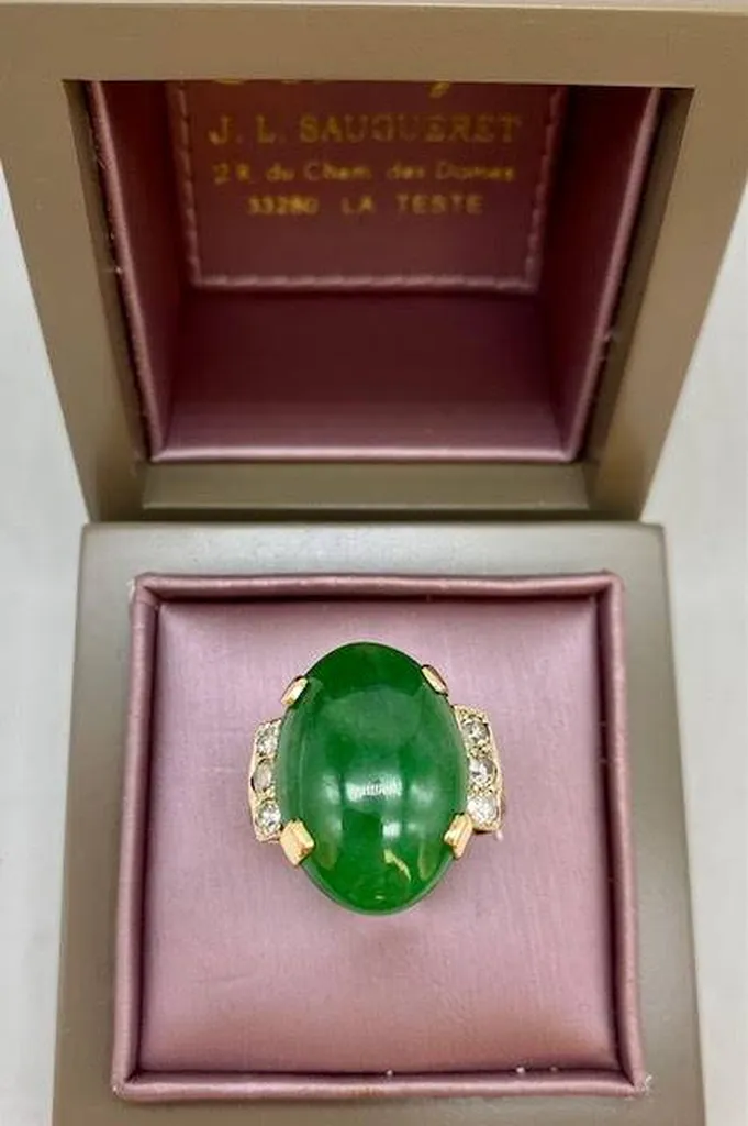 Bague vintage en or 750/1000ème cabochon de jade et diamants en dépôt vente chez Or Ligne à La Teste près de Bordeaux