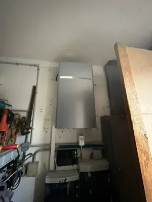 Batterie Enphase installée à Signes pour énergie solaire