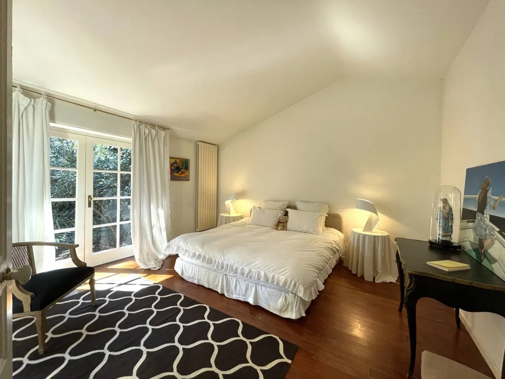 EXCLUSIVITE - maison de caractère sur la colline Saint Eutrope dans environnement privilégié   