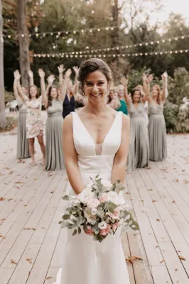 Un Pavillon raffiné pour un mariage Québécois avec cérémonie laïque vue lac dans le Bois de Boulogne à Paris