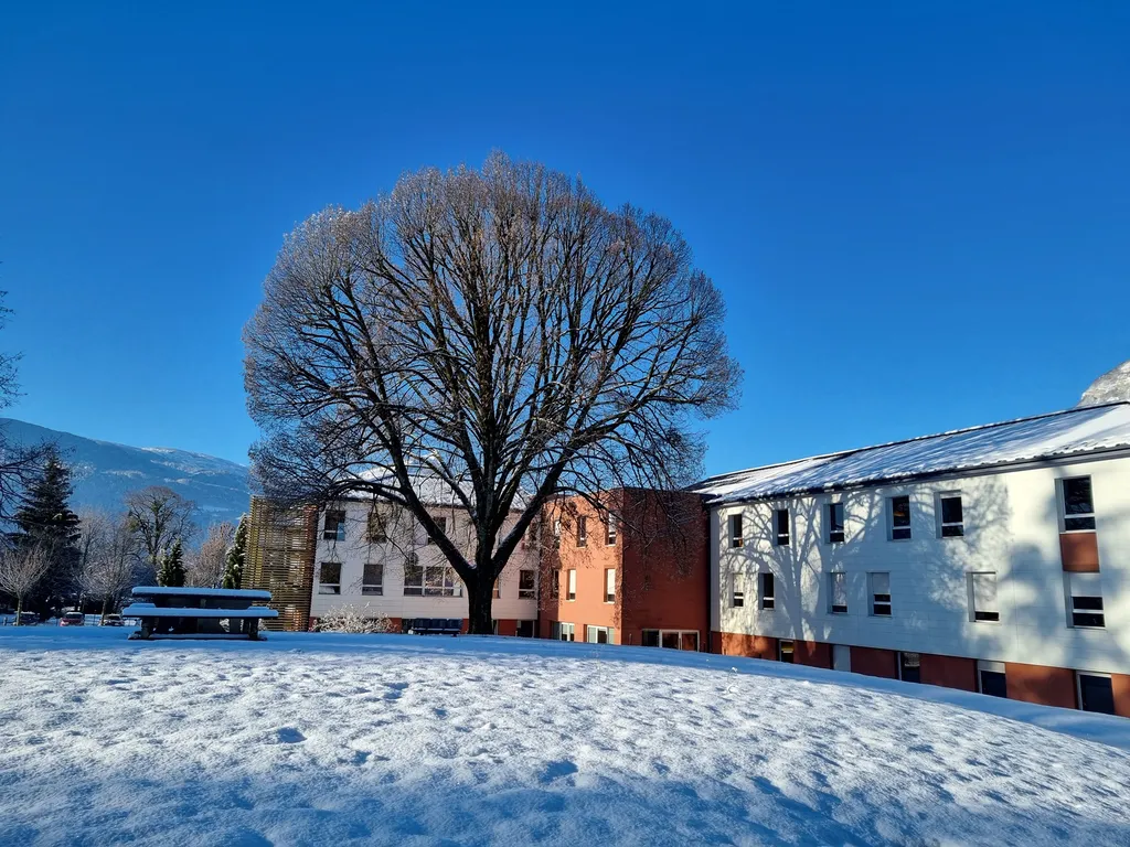 Le Clos Casai : un établissement d’hébergement pour personnes âgées situé au cœur de la commune de Marignier