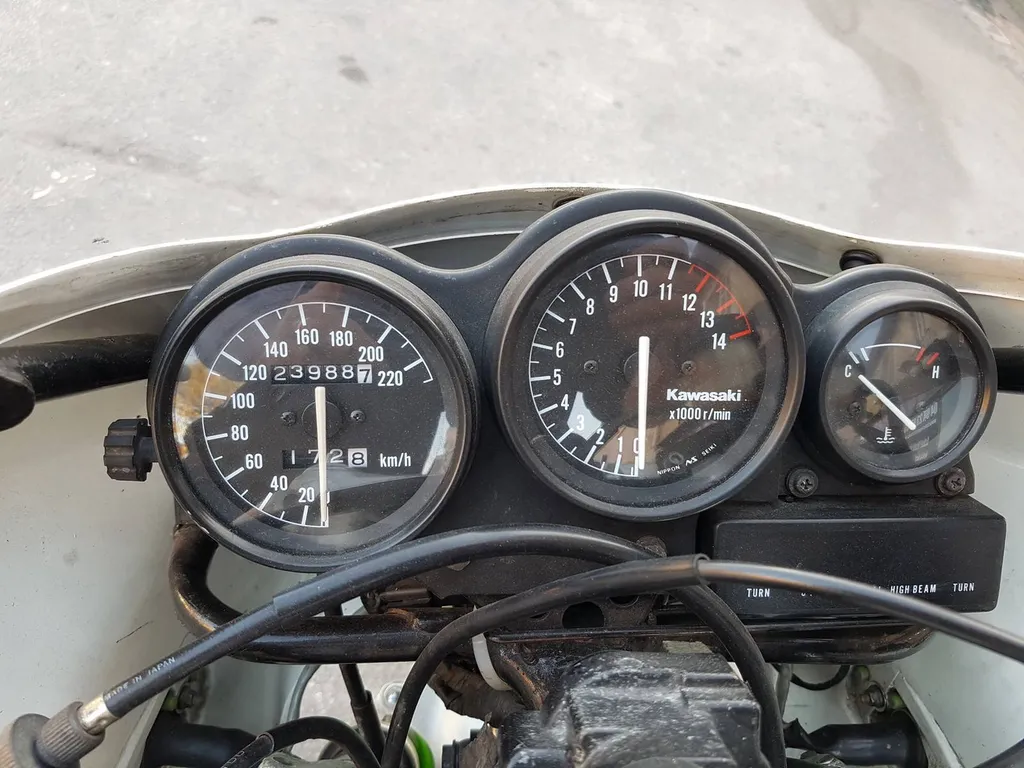 MOTO OCCASION KAWASAKI KR1S 250 DE JUIN 1998 AVEC 24000 KM A LA SEYNE SUR MER