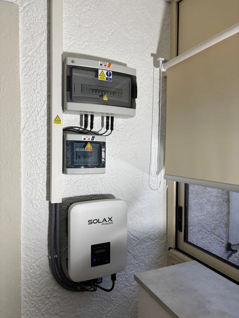 Installation de 8 panneaux photovoltaïques 400 W ( 3 kWc )pour autoconsommation solaire résidentielle au Beausset dans le Var