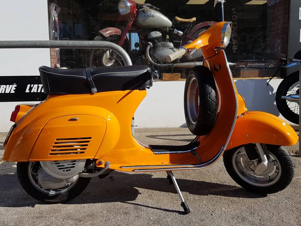 RESTAURATION VESPA PRIMAVERA 125 DE 1974