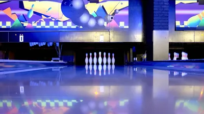Réserver une soirée d’entreprise dans un bowling interactif SPARK près du Havre 76