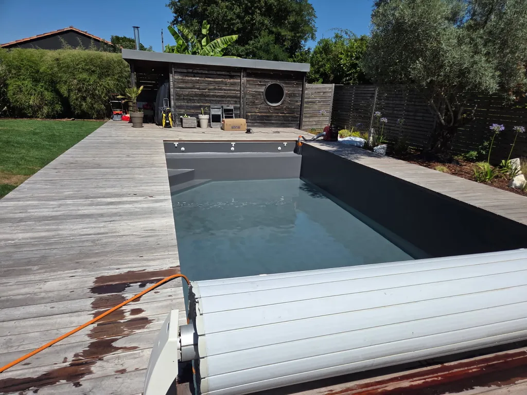 fourniture et pose de volets roulants de piscine à Bordeaux