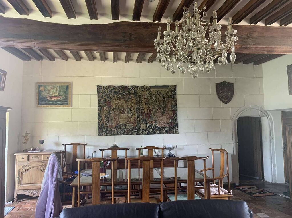 DANS  LA VALLEE DE LA RISLE (EURE) MANOIR NORMAND EN PIERRES ET COLOMBAGES