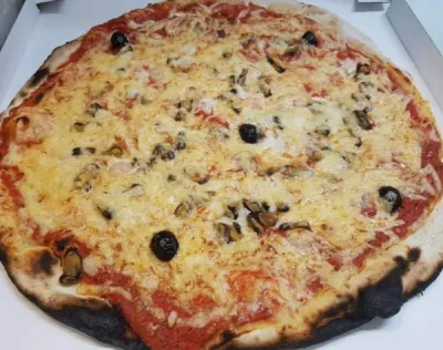 pizza fruit demer cuite au feu de bois salon de provence