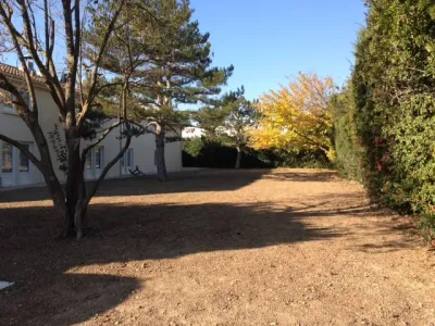 Implantation d’un arrosage automatique dans un hôtel du Lubéron